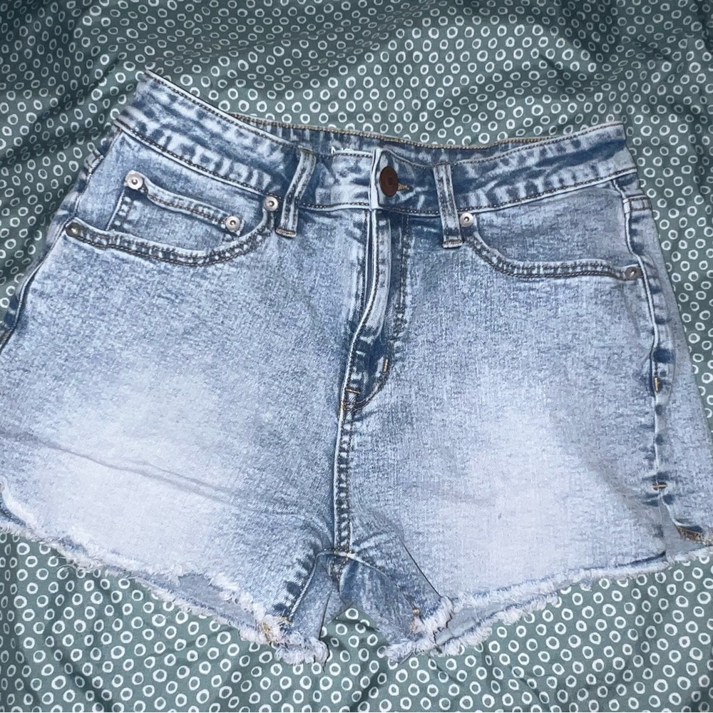 No Boundaries shorts